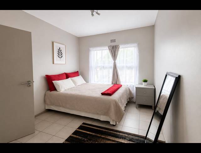 2 BEDROOM APARTMENT FOR SALE IN CLUBVIEW